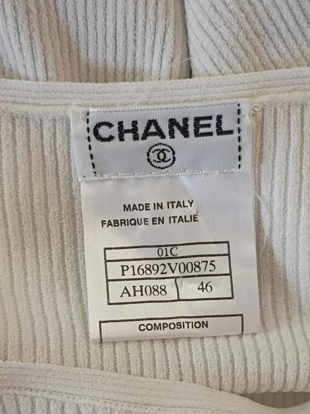 CHANEL White Ribbed Short Sleeve Knit Top